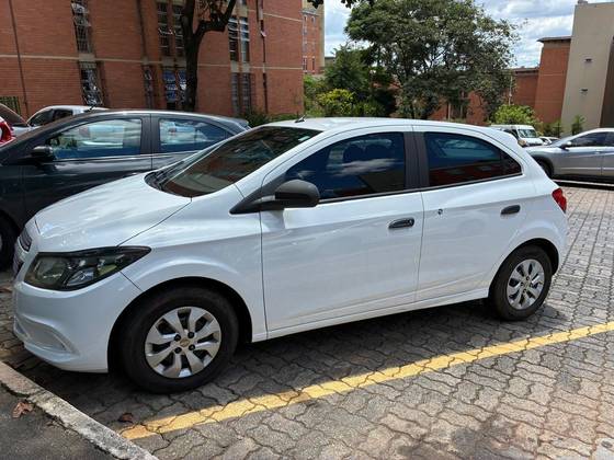 CHEVROLET ONIX 1.0 MPFI JOY 8V FLEX 4P MANUAL CHEVROLET ONIX 1.0 MPFI JOY 8V FLEX 4P MANUAL